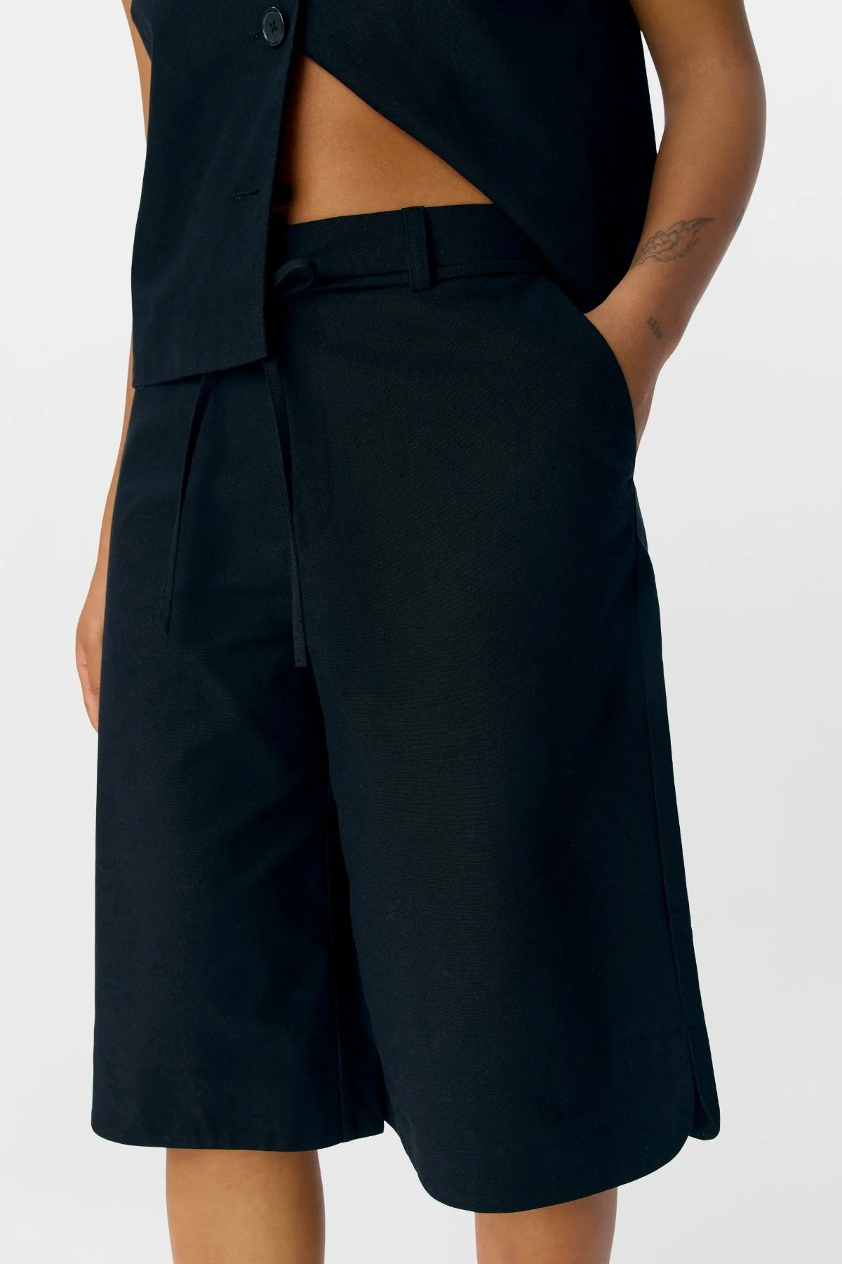 Aura Bermuda Shorts - Black - Image 3