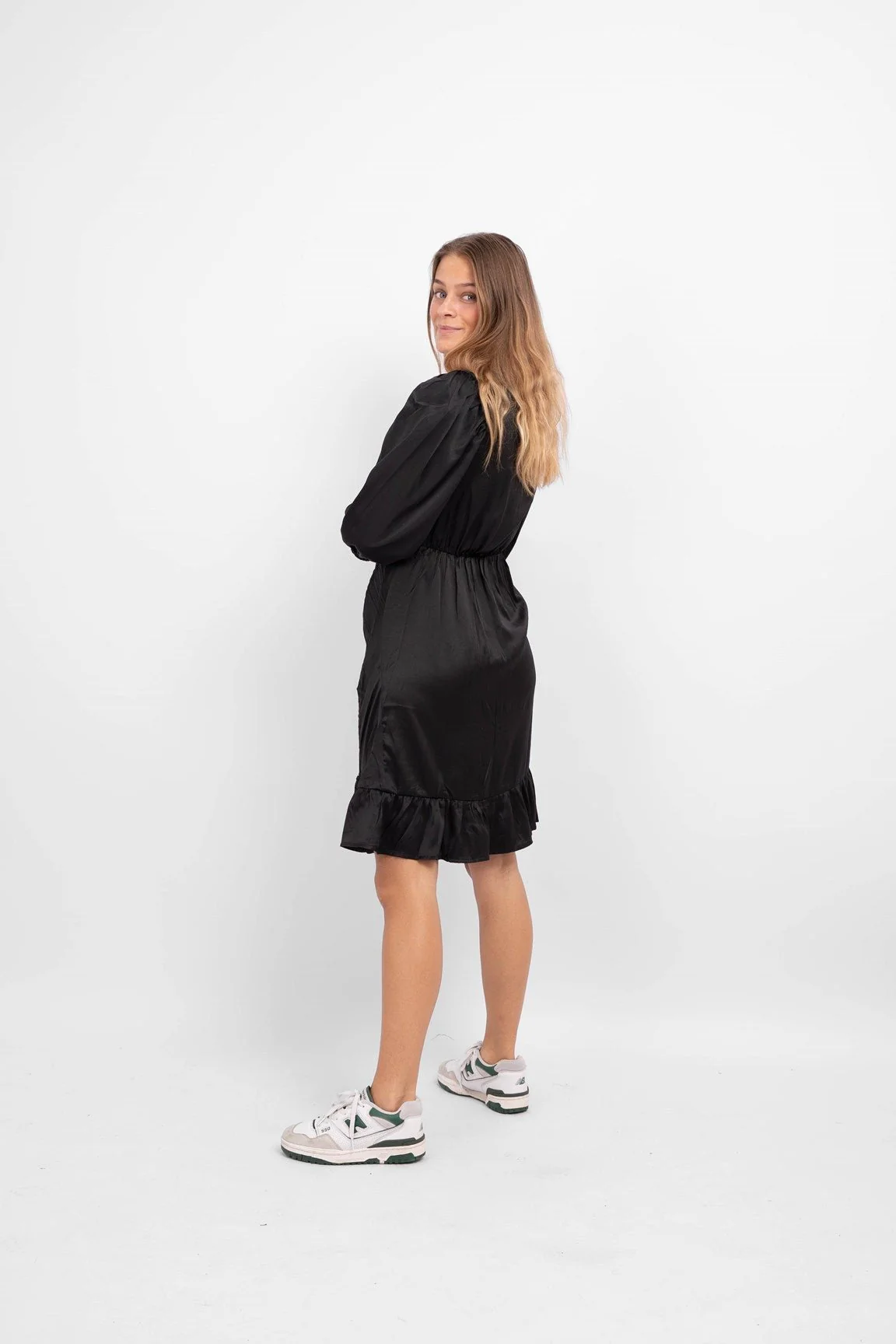 Essi 3/4 Short Dress - Black - Image 2