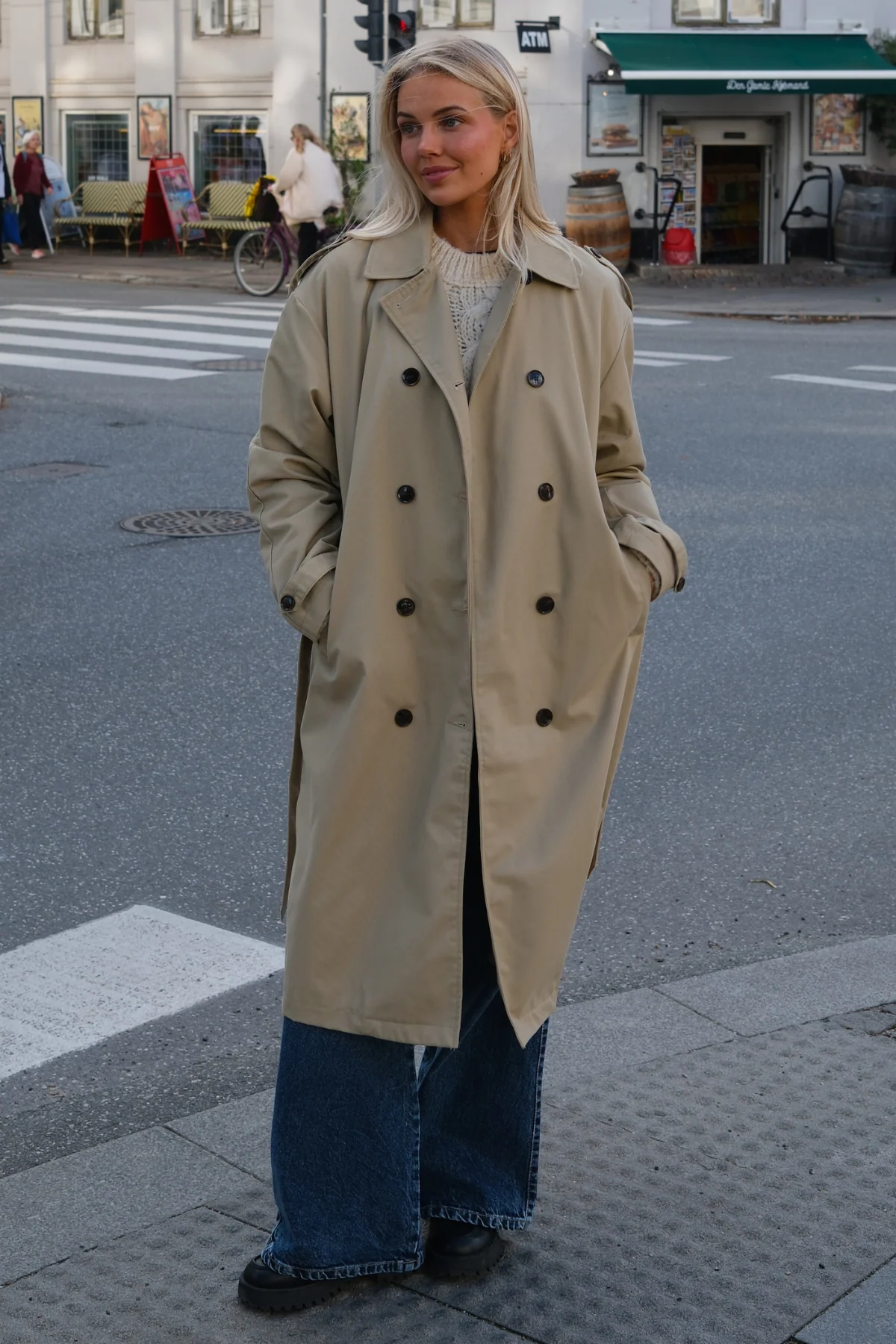 Linea trenchcoat - Beige - Image 5