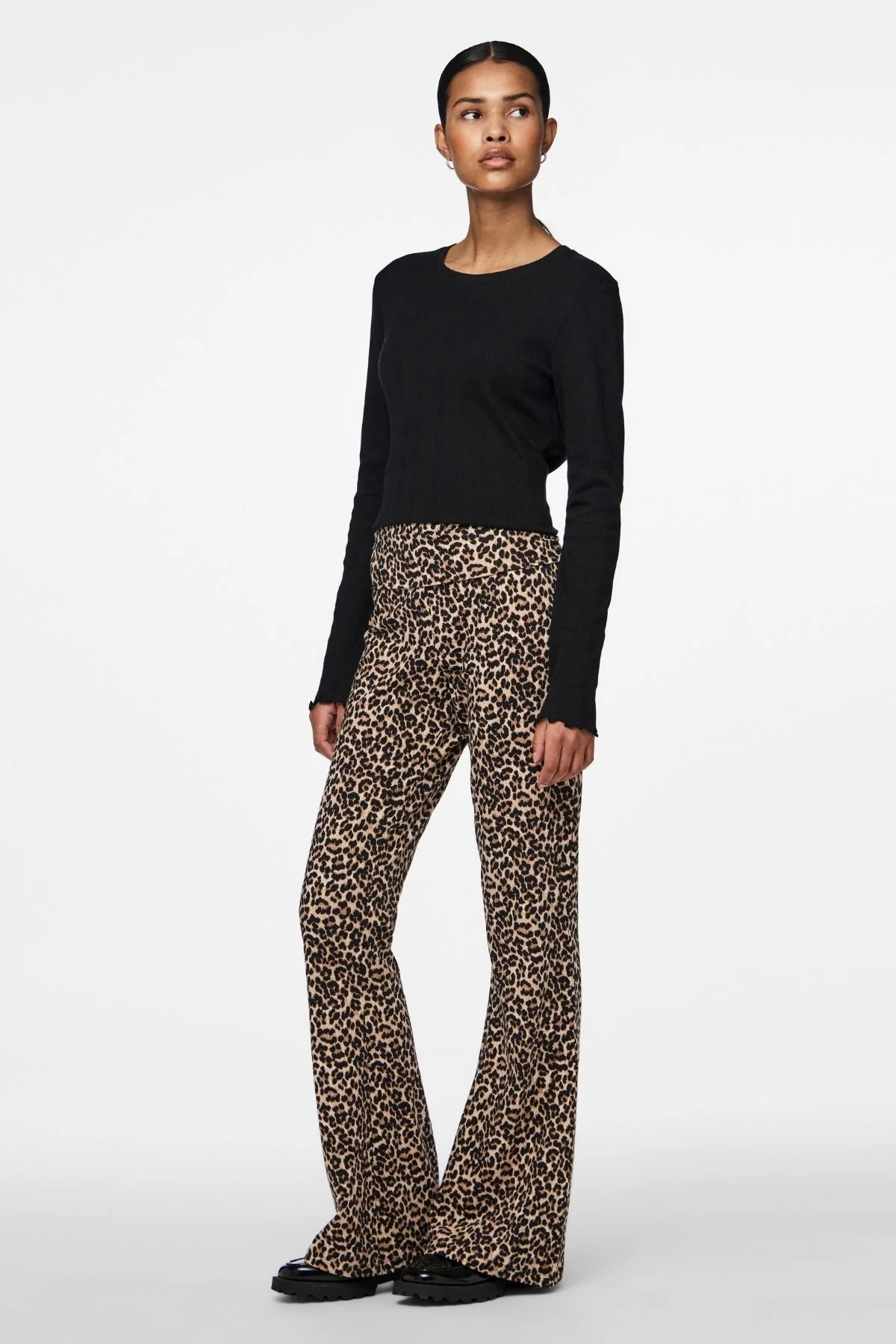 Marie O-Neck Poin Top - Black - Image 3