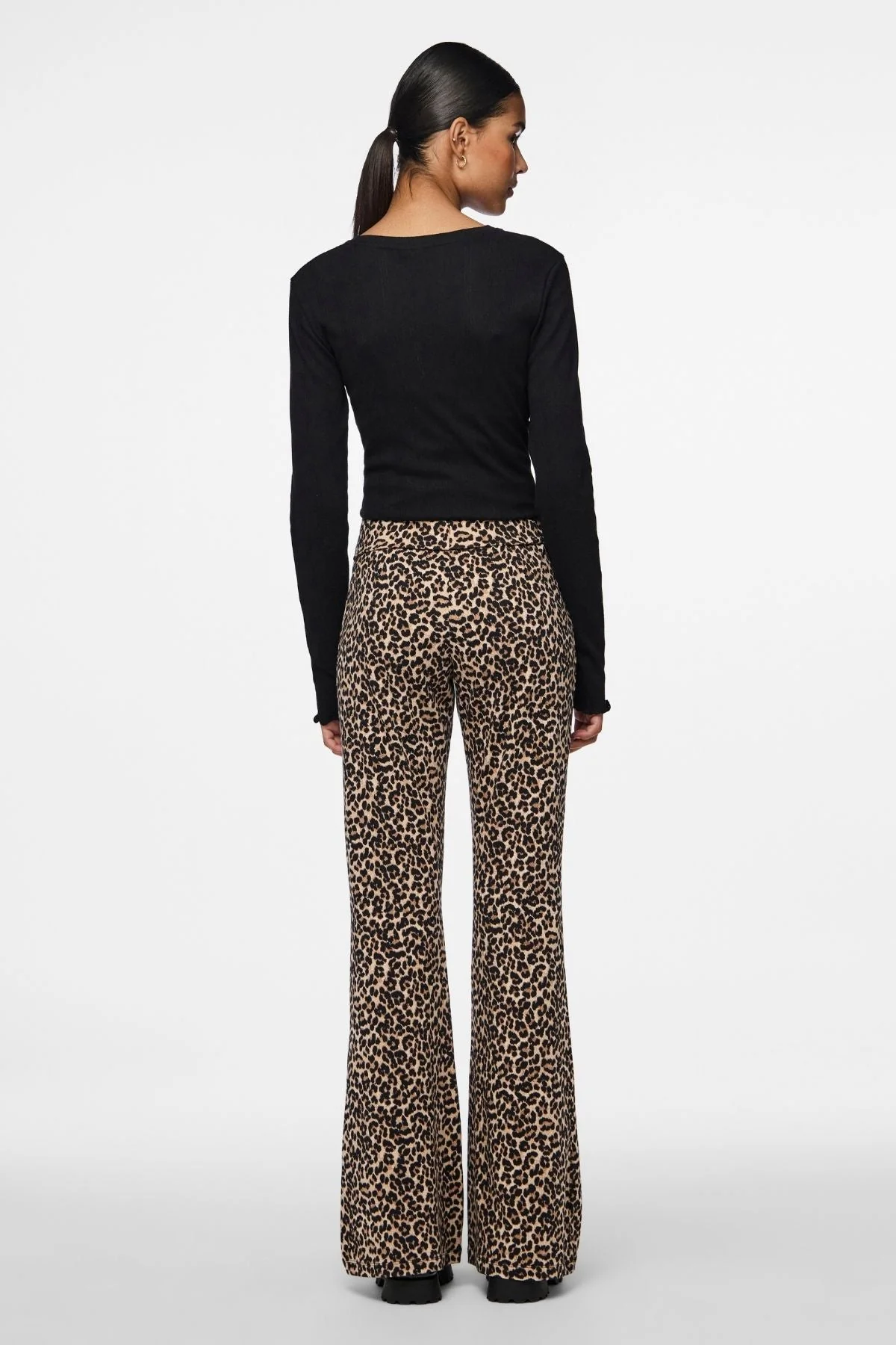 Marie O-Neck Poin Top - Black - Image 4
