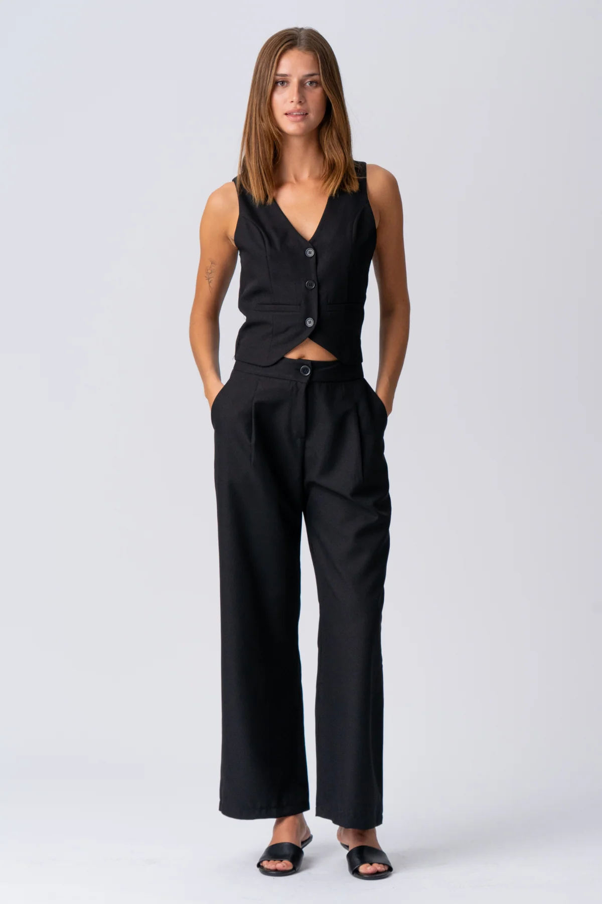 Natalie Vest and Pants (Black) - Package deal - Image 3