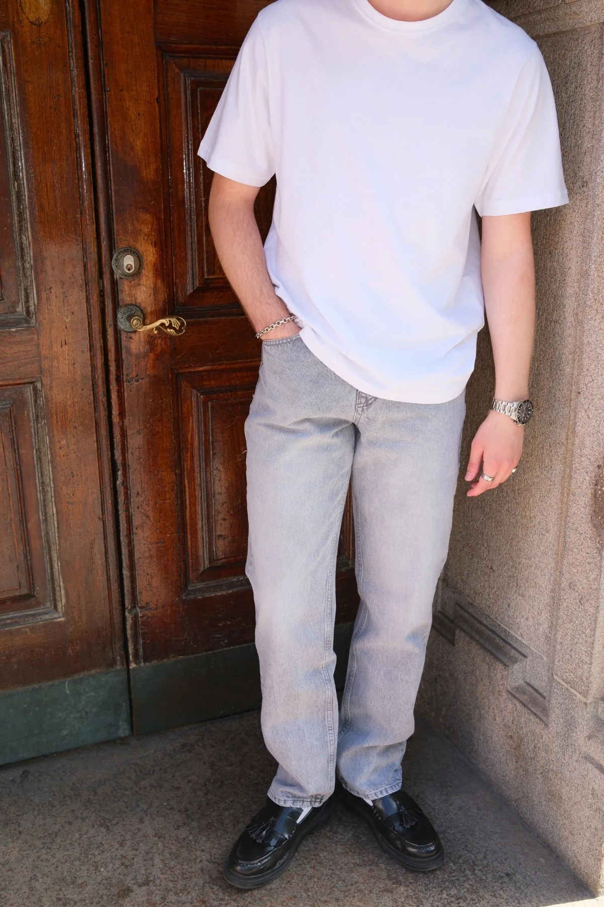Noah Loose Fit Jeans - Grey Denim - Image 3