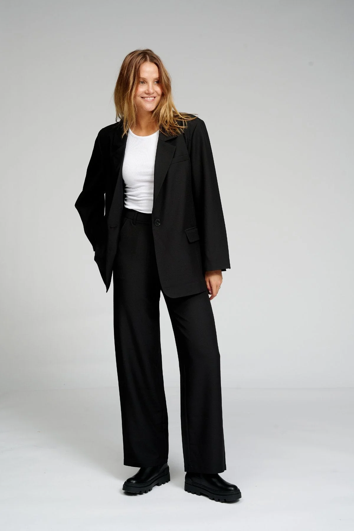 Oversized Suit (Black) - Package Deal (V.I.P) - Image 9