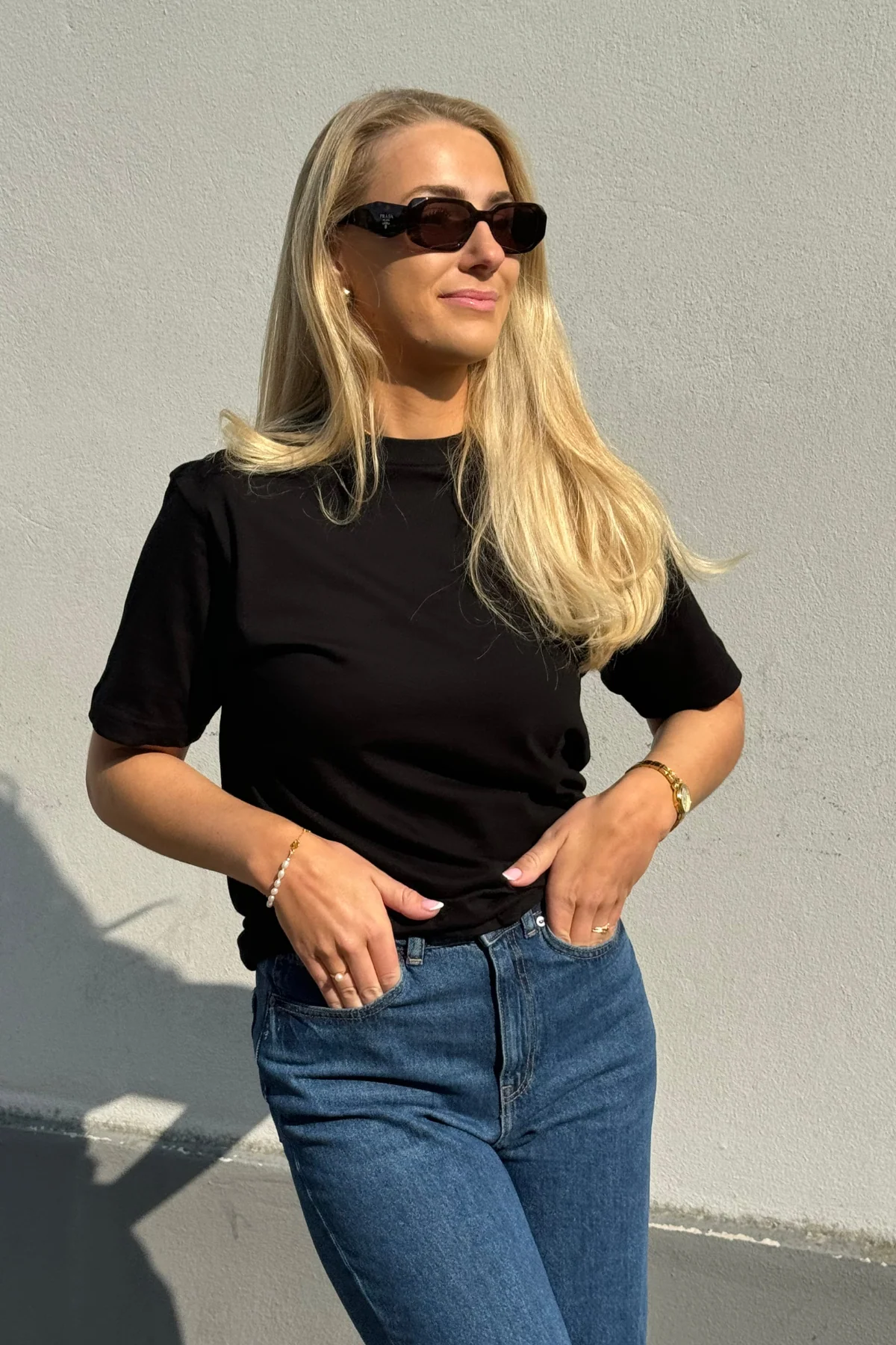 Oversized T-shirt - Black - Image 3