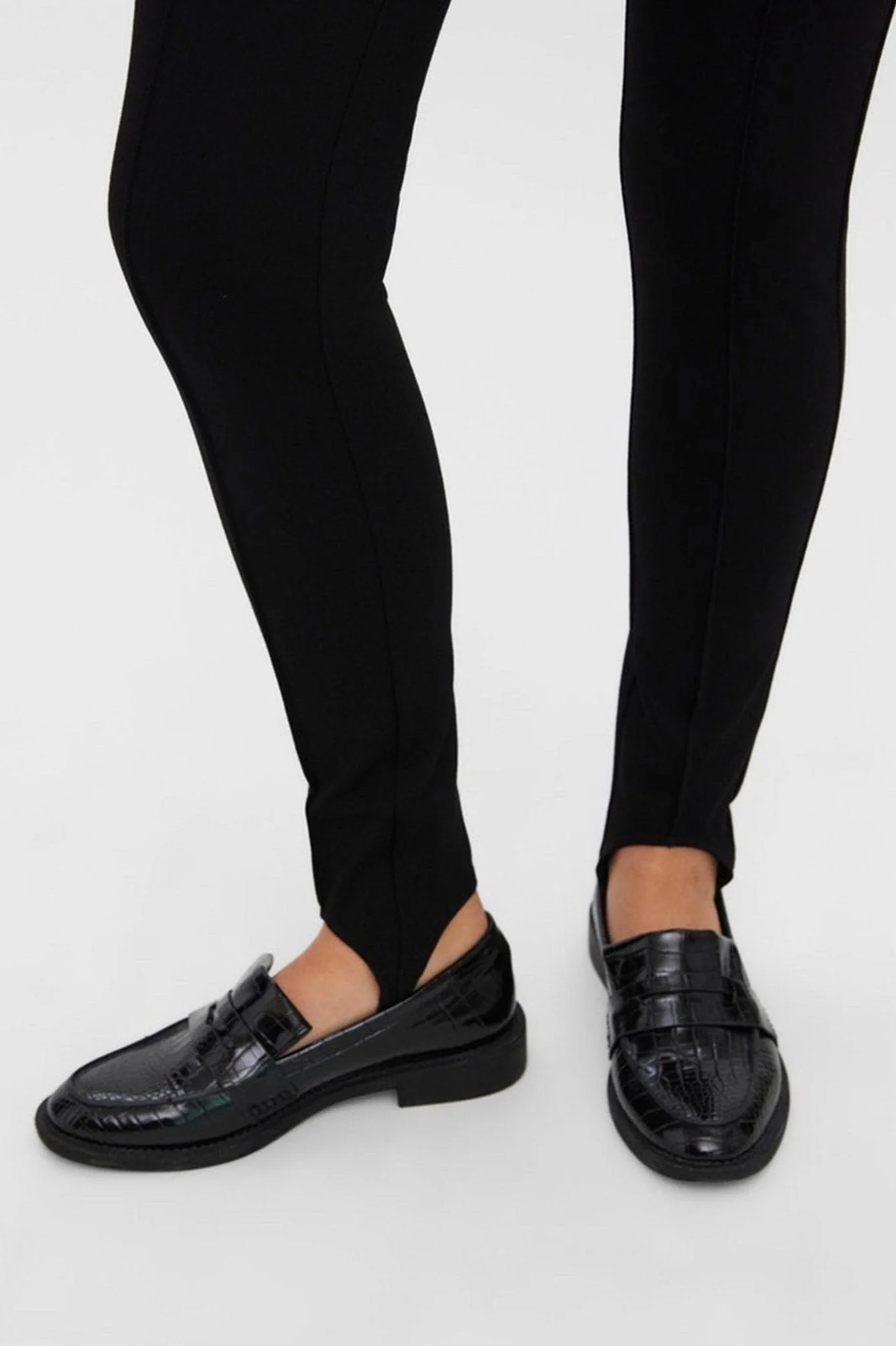 Satia Leggings - Black - Image 4