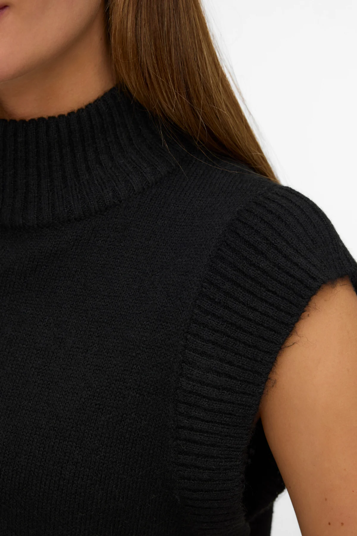 Wow Highneck Vest - Black - Image 4